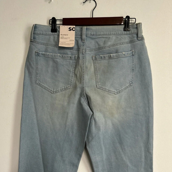 Juniors 13/31W SO Low Rise Boyfriend Jeans Relaxed Hip Thigh Straight Leg Light - Picture 3 of 14